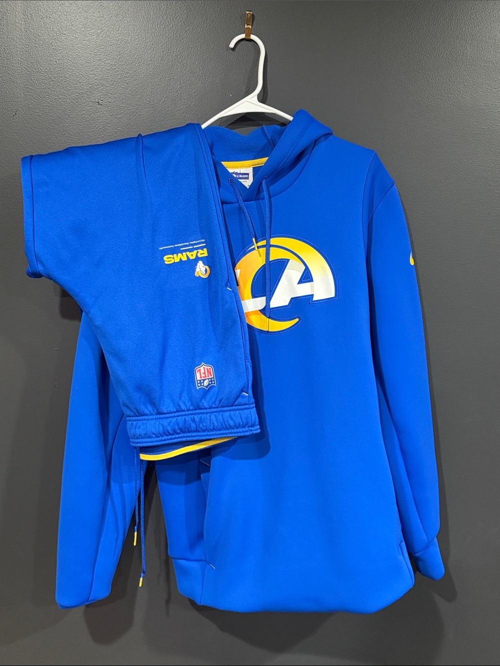 Nike Los Angeles Rams Sweatsuit Hoodie Jogger Team Issues M